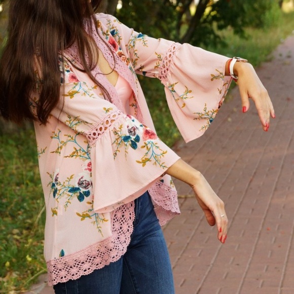 ✳️ 🅰️ADORABLE⭐️😊 floral Chiffon duster - Picture 4 of 5